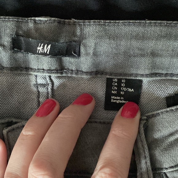 Grey Jeans - Picture 2 of 4